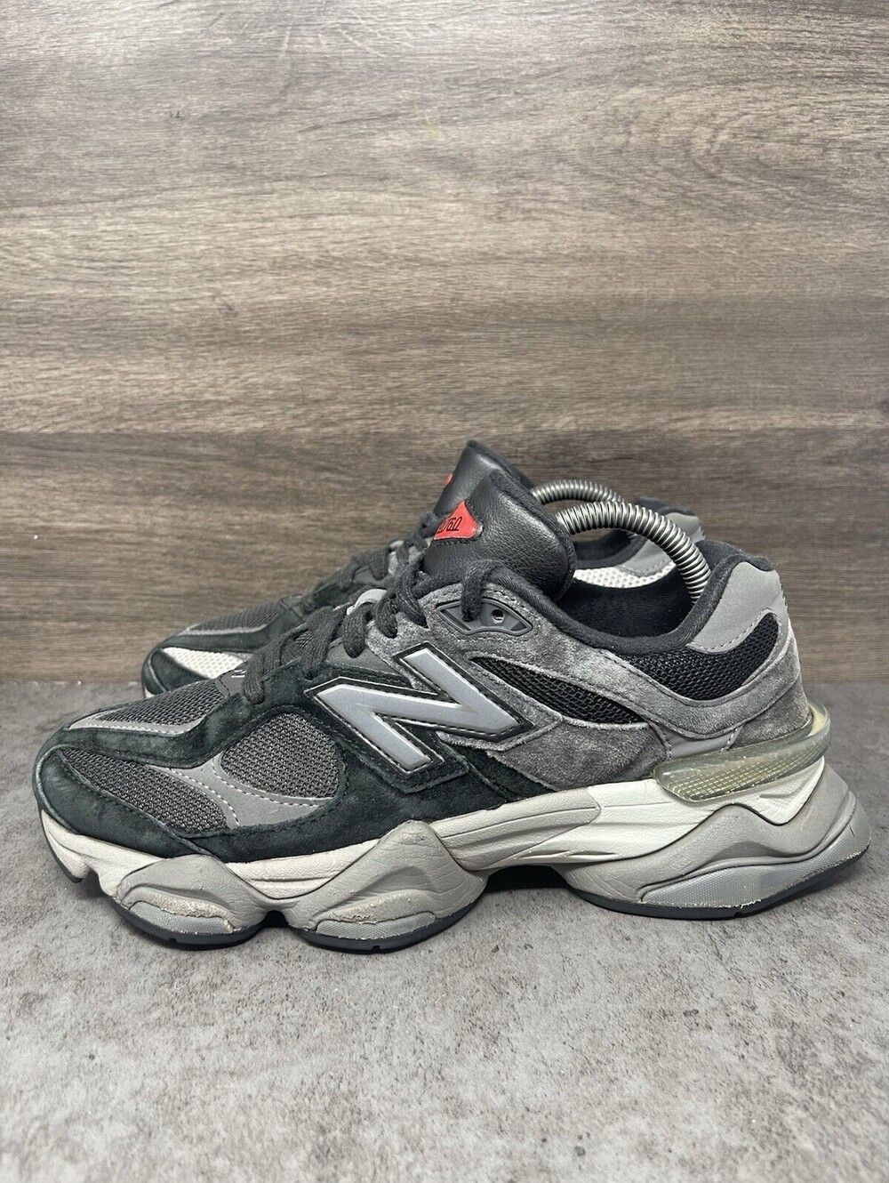 New Balance 9060 Mens Size 7 Womens 8.5 Black Grey U9060BLK Suede Running Shoes